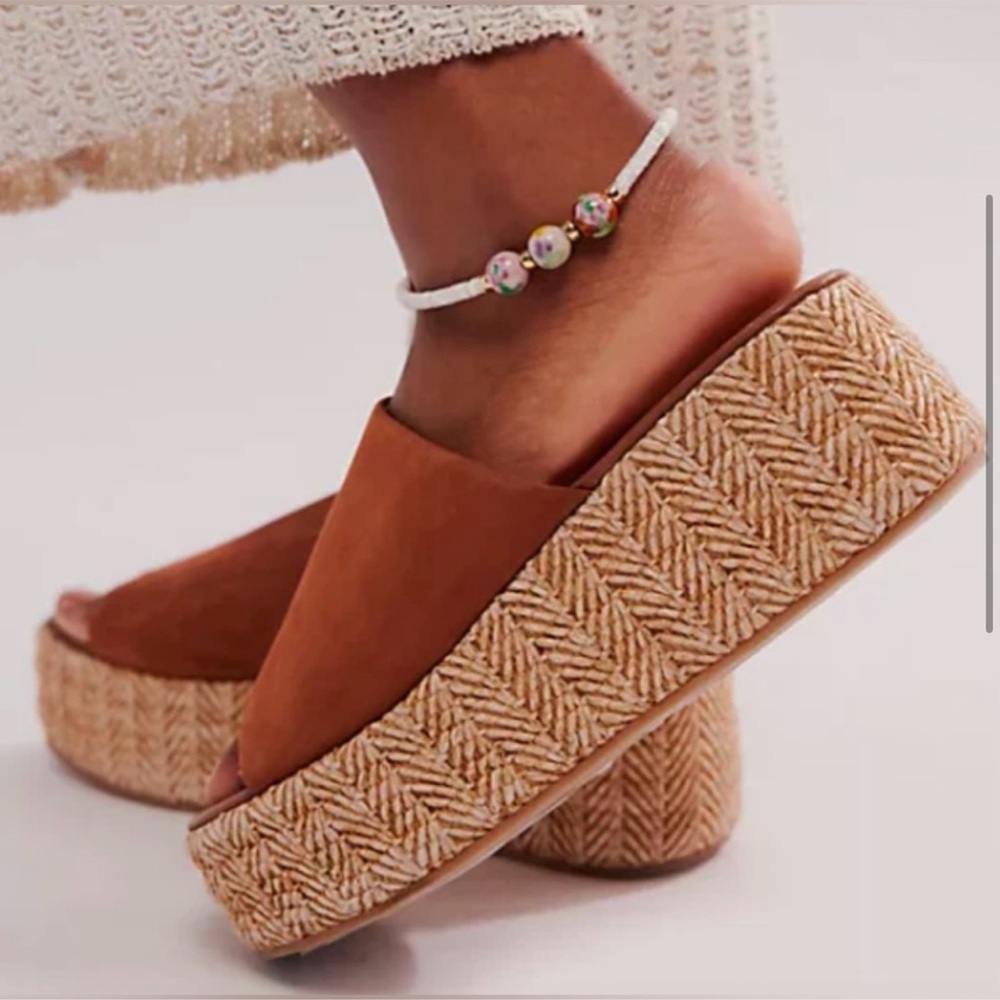 NIB Free People Harbor Raffia Platform Tan Sandals